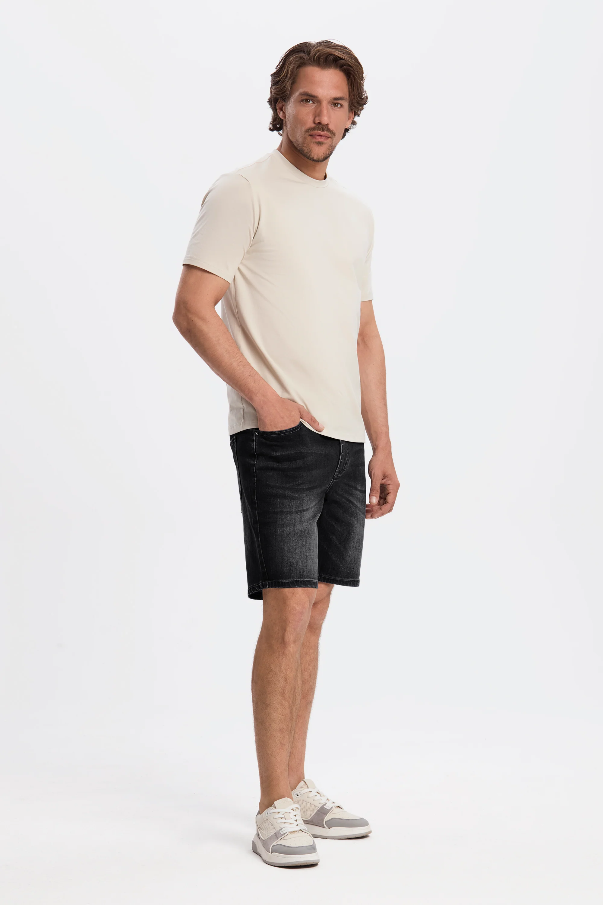 THE JAXON SHORTS - Image 3