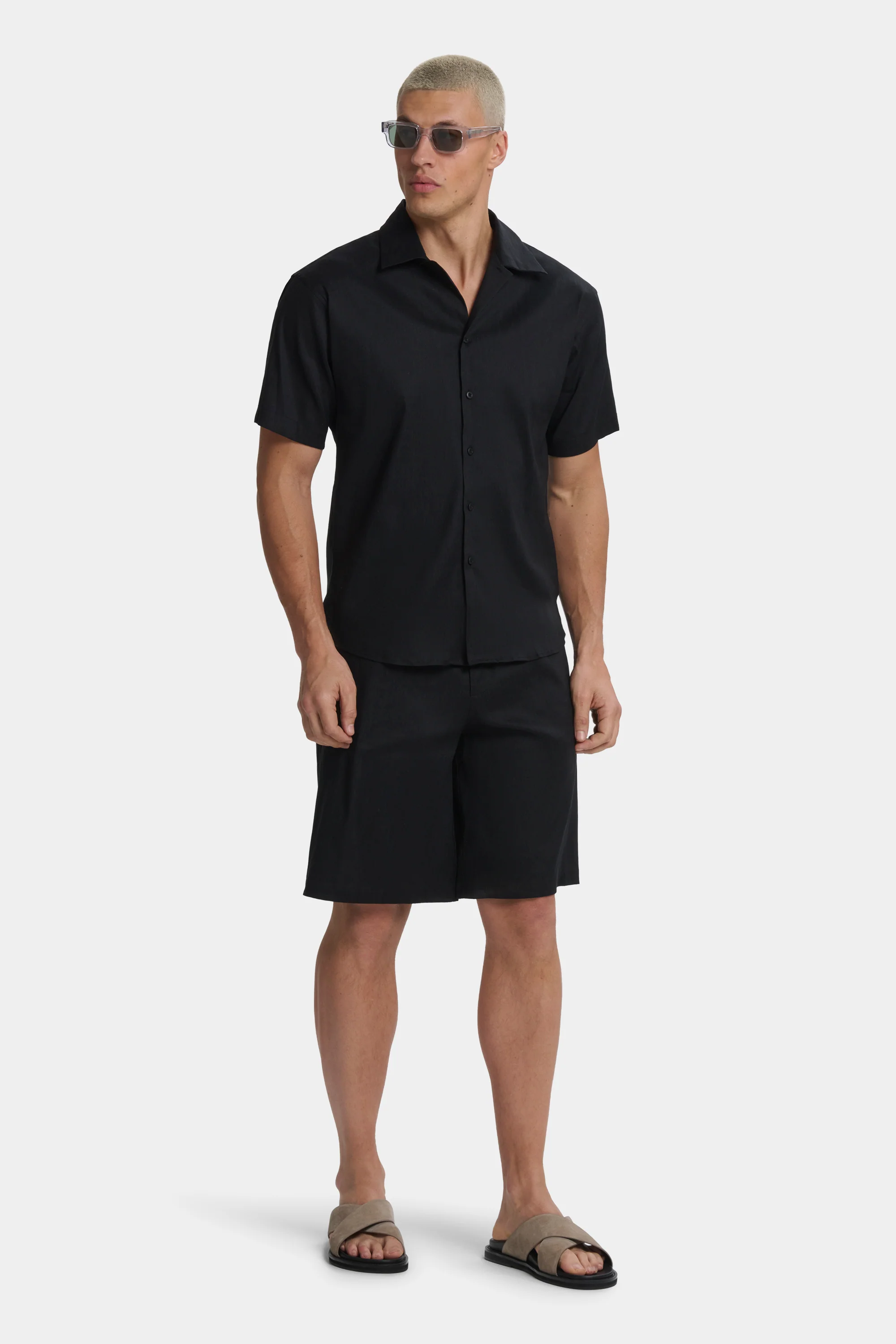 THE LINEN SHORTS - Image 2