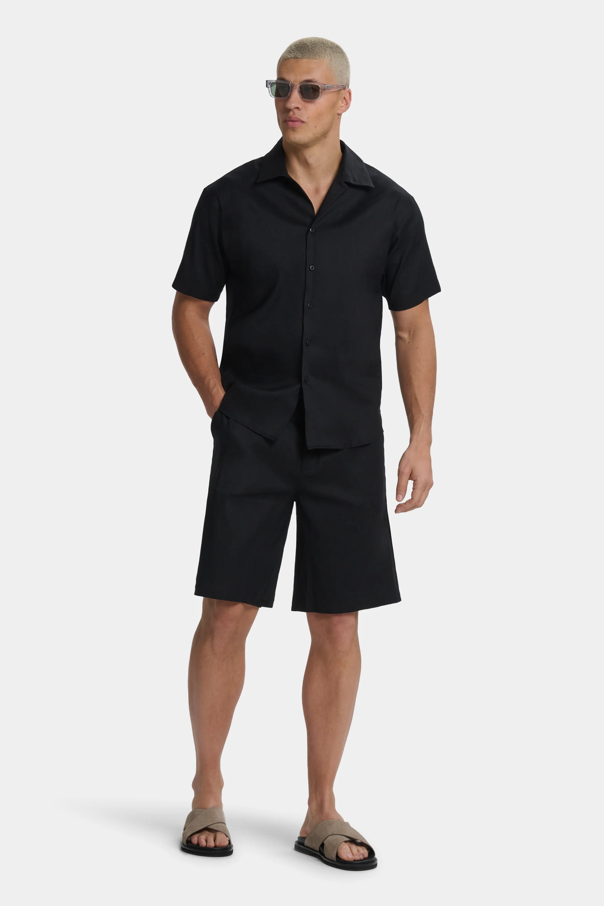 THE LINEN SHORT SLEEVE SHIRT - Image 3