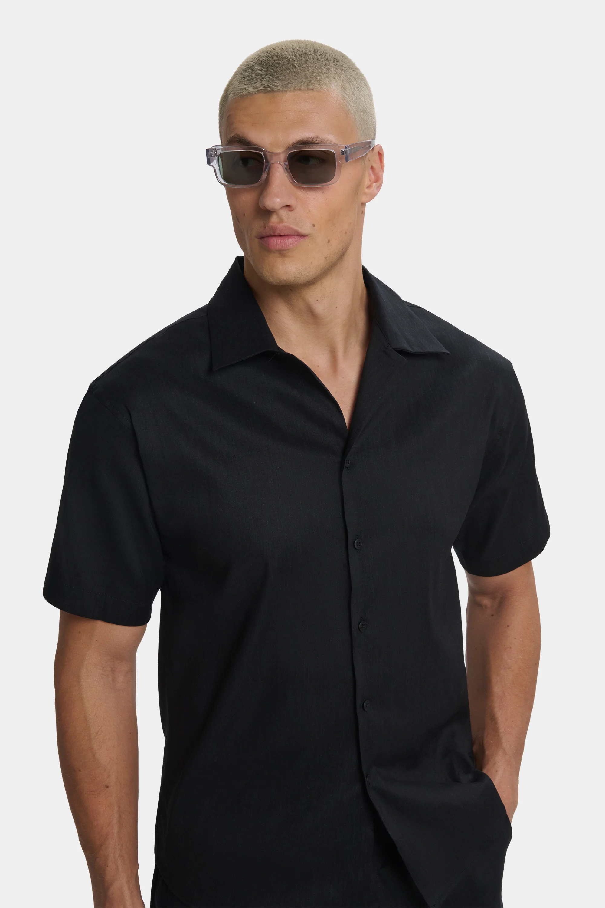 THE LINEN SHORT SLEEVE SHIRT - Image 5